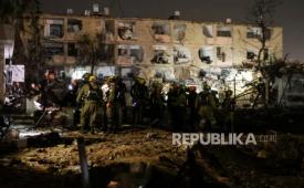 Kerusakan akibat serangan balasan Iran ke Kota Dimona, lokasi fasilitas nuklir Israel, Sabtu (21/3/2026) malam 