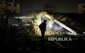 Kerusakan akibat serangan balasan Iran ke Kota Dimona, lokasi fasilitas nuklir Israel, Sabtu (21/3/2026) malam 
