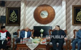 Duta Besar Republik Islam Iran untuk Indonesia Mohammad Boroujerdi saat menghadiri pertemuan dengan sejumlah tokoh Islam yang digelar Prof M Din Syamsuddin di kawasan Pondok Labu, Jakarta Selatan, Jumat (3/4/2026).