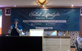 Dian Widiyanti, di pelatihan Halal Lifestyles Mastery Class di Jakarta, Sabtu (30/6/2026), mengingatkan masyarakat, khususnya perempuan Muslim, untuk tidak hanya mempertimbangkan aspek kecantikan dan tren dalam memilih produk kosmetik, tetapi juga memastikan kehalalannya