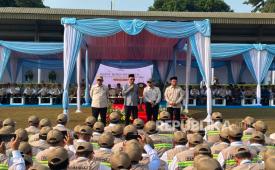 Menteri Haji dan Umrah Mochamad Irfan Yusuf, Ketua Komisi VIII Marwan Dasopang, dan Wakil Menteri Haji dan Umrah Dahnil Anzar Simanjuntak saat Pembukaan Rapat Kerja Nasional (Rakernas) Evaluasi Penyelenggaraan Ibadah Haji 1447 Hijriyah/2026 Masehi di Lapangan Markas Komando Daerah Udara (Makodau) I, Halim Perdanakusuma, Jakarta Timur, Sabtu (4/7/2026).