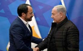 Perdana Menteri Benjamin Netanyahu bertemu dengan Presiden Siprus Nikos Christodoulides di Kirya, Tel Aviv pada 21 Oktober 2023. 