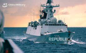 Kapal fregat Yangzhou (Hull 578) milik Angkatan Laut China.