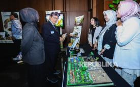 PT Petrokimia Gresik (Persero) menghadirkan inovasi GladiAgro: Next-Gen Soil Revival sebagai solusi untuk membantu memulihkan kesehatan tanah sekaligus mendukung pertanian berkelanjutan. 
