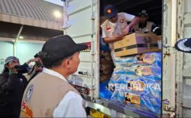 Pengiriman bantuan ke korban gempa di Kabupaten Nagekeo, Provinsi NTT.