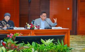 Direktur Utama Krakatau Steel Akbar Djohan memberikan paparan kegiatan focus group discussion “Dampak Perjanjian Perdagangan Bebas (FTA) terhadap Kinerja Ekonomi dan Industrialisasi Indonesia” di Kementerian Keuangan, Jakarta, Kamis (20/8/2026).