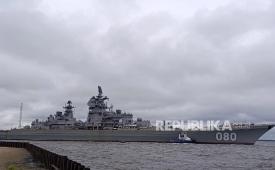 Kapal penjelajah rudal bertenaga nuklir Laksamana Nakhimov milik Angkatan Laut Rusia.