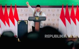 Presiden RI Prabowo Subianto meneriakkan free Palestina saat menghadiri Resepsi Kesyukuran 100 Tahun Pondok Modern Darussalam Gontor (PMDG) di Kabupaten Ponorogo, Jawa Timur, Sabtu (19/9/2026).