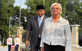 Menteri Angkatan Bersenjata dan Veteran Prancis Catherine Vautrin didampingi Menteri Pertahanan RI Sjafrie Sjamsoeddin di Kementerian Pertahanan, Jakarta Pusat, Rabu (23/9/2026) sore WIB.