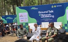 Gubernur Jawa Barat Dedi Mulyadi yang akrab disapa Kang Dedi Mulyadi (KDM) menghadiri acara Ground Talk dan Bebersih Leuweung Republika di Situ Cisanti, Kecamatan Kertasari, Kabupaten Bandung, Jawa Barat, Sabtu (26/9/2026).