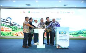 Otoritas Jasa Keuangan (OJK) bersama Pemerintah Provinsi Jawa Barat mengembangkan program EGG (Endog Jabar Go Global) dengan tema “Ti Lembur ka Global, Ngawangun Ekonomi Jabar Istimewa”.