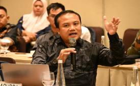 Pakar ekonomi Islam sekaligus dosen Fakultas Ekonomi dan Bisnis Universitas Muhammadiyah Jakarta (FEB UMJ), Dr. Jaharuddin, S.E., M.E., saat menjadi narasumber ahli dalam Focus Group Discussion (FGD) Kelompok IV Badan Pengkajian MPR RI di Hotel Santika Premiere Bintaro, Tangerang Selatan, Selasa (29/9/2026).