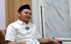 Direktur Utama Perekonomian Pondok Pesantren Sunan Drajat Gus Anas Al Hifni saat berbincang dengan Republika di Gedung Perekonomian Pondok Pesantren Sunan Drajat, Lamongan, Jawa Timur, Jumat (25/9/2026).