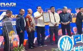 Peradi Profesional dan UI menggelar PKPA yang mencatat rekor MURI sebagai PKPA dengan peserta terbanyak.