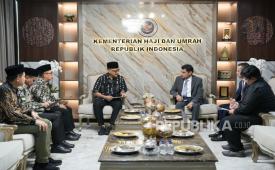 Menteri Haji dan Umrah (Menhaj) Mochamad Irfan Yusuf menerima kunjungan Duta Besar Yordania untuk Indonesia, Sudqi Atallah Al Omoush, di kantor Kementerian Haji dan Umrah (Kemenhaj) pada Selasa pagi (6/10/2026).