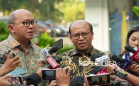 Menteri Investasi Rosan Perkasa Roeslani dan Dirut PT PLN (Persero) Suroso Isnandar di Istana Kepresidenan Jakarta, Rabu (14/10/2026).