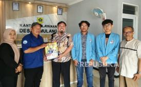 Tim Fakultas Teknologi Informasi Universitas Nusa Mandiri (UNM) melaksanakan program pengabdian masyarakat di Desa Cimulang. 