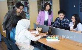 Perkembangan kecerdasan buatan (Artificial Intelligence/AI) kini membuka peluang bagi mahasiswa untuk tidak hanya menggunakan teknologi, tetapi juga bereksperimen dan membangun sistem berbasis AI. 