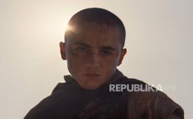 Aktor Timothee Chalamet dalam satu adegan di film Dune: Part Three. Film Dune: Part Three memecahkan rekor penjualan tiket awal (presale) The Odyssey di BFI IMAX, London, Inggris. Film garapan Denis Villeneuve itu berhasil menjual 33 ribu tiket hanya dalam 24 jam dengan pendapatan mencapai 1,2 juta dolar AS atau sekitar Rp21 miliar.