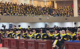 Universitas Terbuka menggelar Wisuda Tahun Akademik 2026/2027 Ganjil Wilayah 1 yang diikuti 2.183 wisudawan di Universitas Terbuka Convention Center, Tangerang Selatan, Selasa (27/10/2026).
