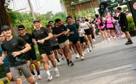 Para peserta mengikuti kegiatan Run Your Way yang digelar New Balance di Jakarta pada 23-24 Oktober 2026.