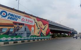 Penataan kawasan Flyover Cikampek dilakukan melalui pembangunan ruang terbuka hijau, mural, perbaikan pedestrian, dan pembenahan lingkungan sekitar.