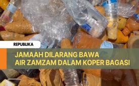 Air zamzam yang dilakban dalam koper jamaah haji indonesia. PPIH Arab Saudi mengimbau jamaah agar tidak memasukan air zamzam dalam koper bagasi karena dipastikan akan ketahuan dan disita.