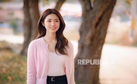 Aktris Ha Young saat berperan di serial Netflix Our Sticky Love. Gelombang kecaman terkait kontroversi aktivitas pro Jepang yang dilakukan oleh kakek buyut aktris Ha Young di masa penjajahan Jepang atas Korea kian memanas.
