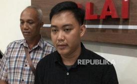 Anggota Divisi Advokasi Lembaga Bantuan Hukum (LBH) Yogyakarta, Royan Juliazka Chandrajaya, saat diwawancara di Mapolda Jawa Tengah, Kota Semarang, Rabu (15/10/2025). Royan merupakan kuasa hukum dari lima keluarga pelajar terduga korban penyiksaan dan salah tangkap oleh anggota Polresta Magelang. 