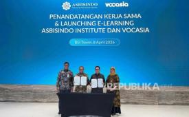 Asbisindo Institute bersama platform edutech, Vocasia, meluncurkan platform e-learning terintegrasi guna memperkuat kompetensi lebih dari 50.000 bankir syariah di Indonesia. Kerja sama ini merupakan upaya menjawab tantangan digitalisasi serta memenuhi standar kompetensi yang ditetapkan Otoritas Jasa Keuangan (OJK).