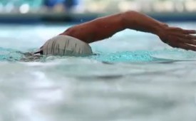 Berenang (ilustrasi)