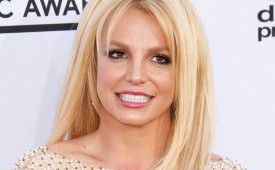 Penyanyi Britney Spears. Spears dilaporkan telah masuk ke fasilitas rehabilitasi setelah ditangkap terkait kasus mengemudi di bawah pengaruh alkohol (DUI) pada awal Maret lalu. 