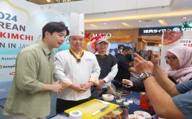 Acara 2024 Kimchi Promotion yang digelar di Alam Sutera, Tangerang, pada Sabtu (21/9/2023). Korea Selatan gencar mempromosikan kuliner halal di Indonesia.