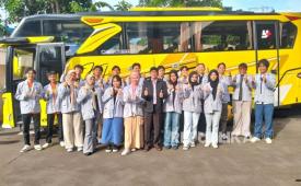 Cyber University mengirimkan delegasinya hadir dalam  Festival Ekonomi Keuangan Digital Indonesia (FEKDI) yang berkolaborasi dengan Indonesia Fintech Summit & Expo (IFSE). Ini memberikan pengalaman langsung bagi mereka terkait perkembangan fintech.