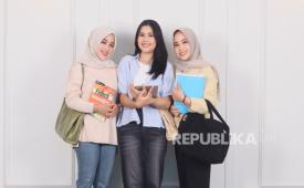 Dalam dunia pendidikan, data science membantu kampus memahami proses belajar mahasiswa secara lebih mendalam.