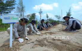 Dalam rangka memperingati Hari Lingkungan Hidup Sedunia tanggal 5 Juni, BRI menegaskan komitmennya dalam mendukung ekosistem lingkungan hidup dan pemberdayaan masyarakat melalui program BRI Menanam – Grow & Green.