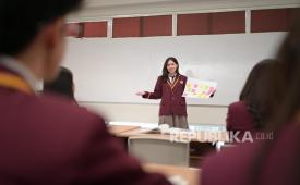 Dalam ujian IB Diploma Programme 2026, rata-rata nilai mata pelajaran siswa Binus School mencapai 5,2. Angka tersebut melampaui rata-rata global yang tercatat sebesar 4,9 berdasarkan data International Baccalaureate Organization (IBO).