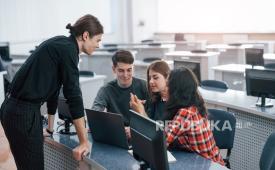 Di Prodi Informatika UBSI kampus Cikampek, mahasiswa dilatih untuk memahami masalah sebelum sibuk mencari solusi.