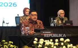 Direktur Utama (Dirut) Bank bjb, Ayi Subarna bersama jajaran direksi menyampaikan pemaparan saat Earning Call 2026 Bank bjb, di Kantor pusat Bank bjb, Kota Bandung, Rabu (29/7/2026). 