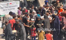 Dompet Dhuafa Yogyakarta menyalurkan bantuan pangan kepada masyarakat yang terdampak konflik di Gaza Utara.