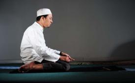 Mengenal Jama' dan Qashar :. Foto: Gerakan shalat (ilustrasi).