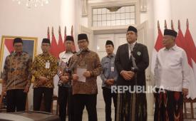  Gubernur DKI Jakarta Pramono Anung dan Ketua MUI Provinsi DKI Jakarta KH Muhammad Faiz Syukron Makmun saat memberikan keterangan di Balai Kota DKI Jakarta, Selasa (11/8/2026). 