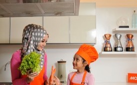 Memasak di dapur/ilustrasi