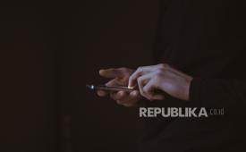 ILUSTRASI Menggunakan artificial intelligence atau AI