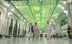 Jamaah haji berada di Shafa menuju Marwah