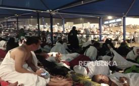 Jamaah haji Indonesia ikut mabit di Muzdalifah pada Kamis (5/6/2025) malam usai wukuf di Arafah.