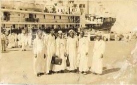 Jamaah haji di pelabuhan Jeddah saat masih menumpang kapal laut.