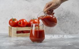 Jus tomat. Sejumlah penelitian menunjukkan beberapa minuman bisa membantu menjaga kadar gula darah tetap terkendali, salah satunya jus tomat.