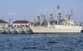 Navy Warship Transporting Eid Travelers Arrives in Jakarta