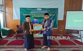 Kegiatan Guru Besar UIN Jakarta Prof Tholabi Kharlie.